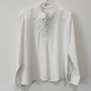Kathy Che Vintage Appliqué Pure White Blouse Elegant Lace Detail and High Neck
